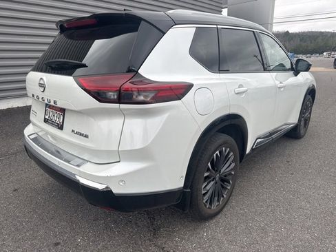 Used 2024 Nissan Rogue Platinum w/ Platinum Premium Package image 10