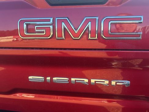 Used 2024 GMC Sierra 2500 AT4X image 4