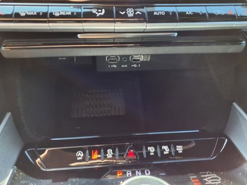 New 2026 Jeep Grand Wagoneer L Limited AWD/4WD image 9