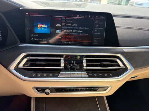 Used 2022 BMW X5 xDrive45e w/ Premium Package image 26