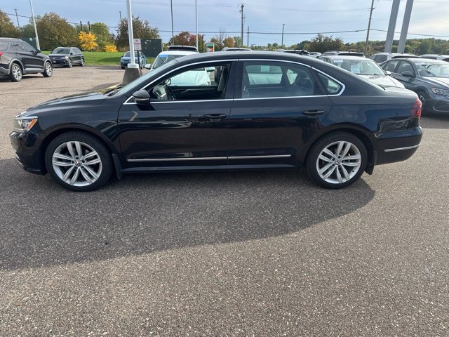 Used 2018 Volkswagen Passat 2.0T SEL Premium FWD image 6