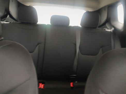 Used 2023 Jeep Renegade Latitude image 13