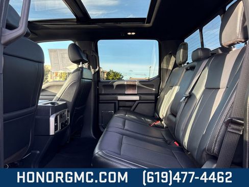 Used 2022 Ford F250 Lariat w/ Black Appearance Package image 19