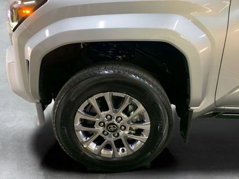 New 2025 Toyota Tacoma Limited AWD/4WD image 30