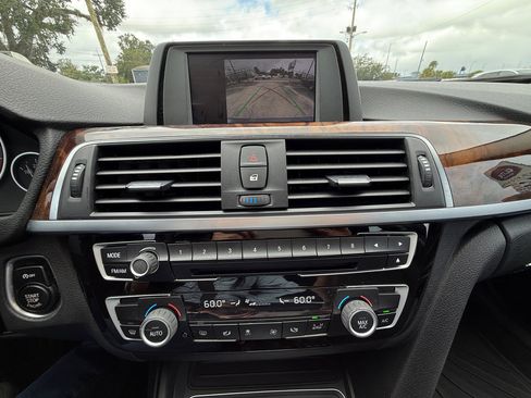 Used 2018 BMW 320i 320i Sedan image 20