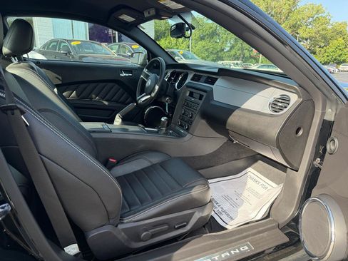 Used 2011 Ford Mustang Premium w/ 202A Rapid Spec Order Code RWD image 13