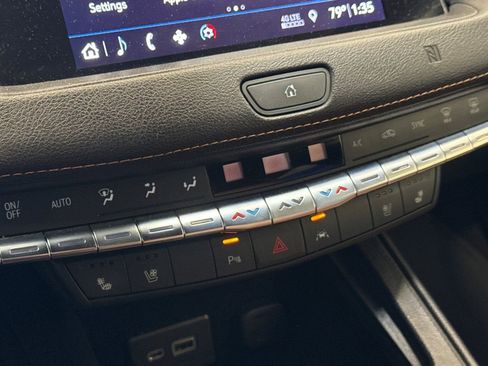 Used 2019 Cadillac XT4 Premium Luxury image 19