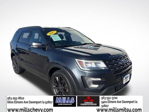 Used 2017 Ford Explorer XLT w/ Equipment Group 202A AWD/4WD image 3