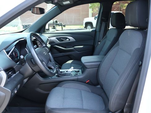 Used 2023 Chevrolet Traverse LT FWD image 11