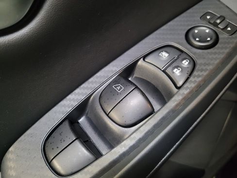 Used 2025 Nissan Sentra SV FWD image 27