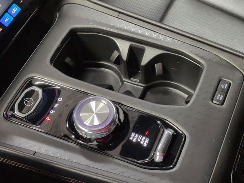 Used 2024 Jeep Wagoneer Launch Edition image 16