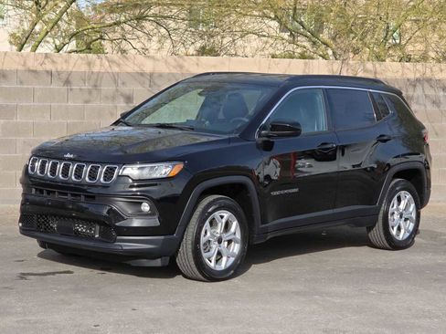 Certified 2025 Jeep Compass Latitude image 5