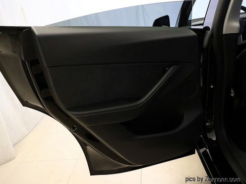Used 2021 Tesla Model Y Performance image 23