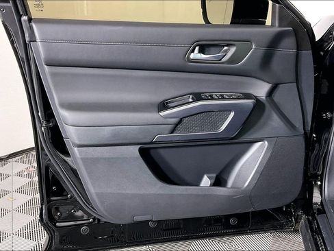 New 2026 Nissan Pathfinder SL image 42