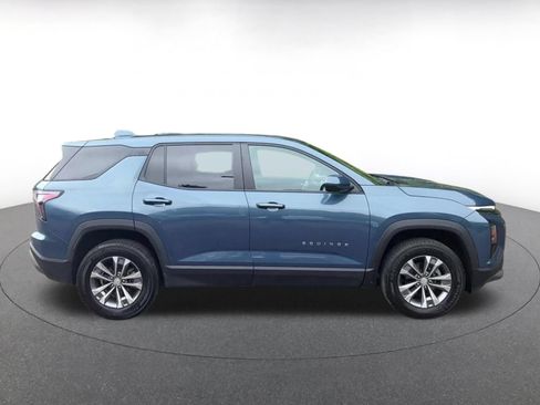 Used 2025 Chevrolet Equinox LT FWD image 16