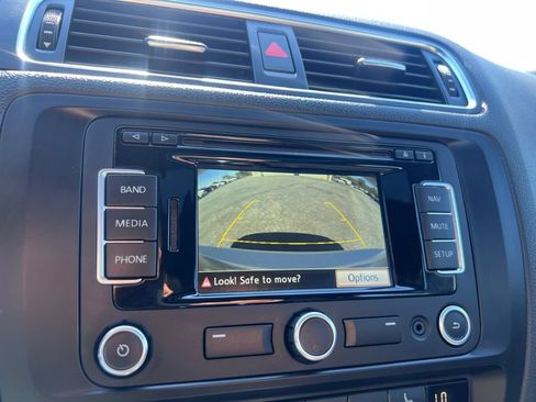 Used 2013 Volkswagen Jetta GLI image 19