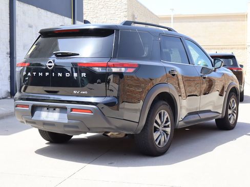 Used 2024 Nissan Pathfinder SV AWD/4WD image 3