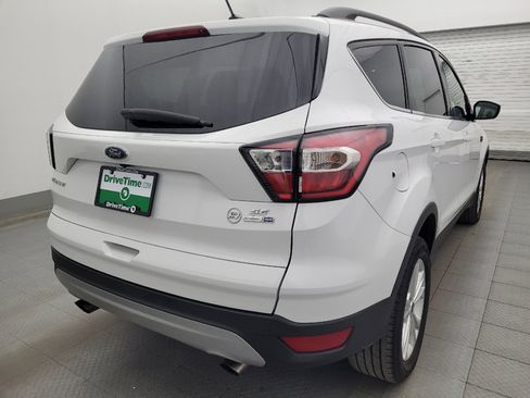 Used 2017 Ford Escape SE w/ Equipment Group 201A AWD/4WD image 9