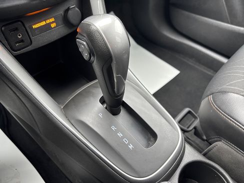 Used 2019 Chevrolet Trax LT w/ LT Convenience Package AWD/4WD image 38