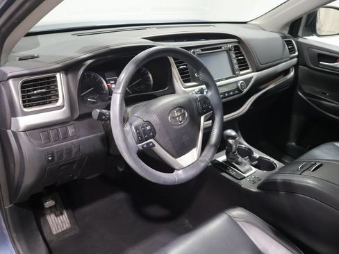 Used 2016 Toyota Highlander XLE AWD/4WD image 15
