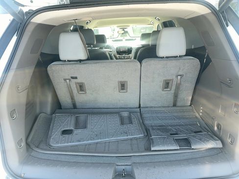 Used 2019 Chevrolet Traverse LT w/ LPO, Floor Liner Package AWD/4WD image 8