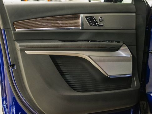 Used 2026 Cadillac Vistiq Sport image 23