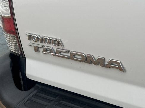 Used 2013 Toyota Tacoma PreRunner image 27