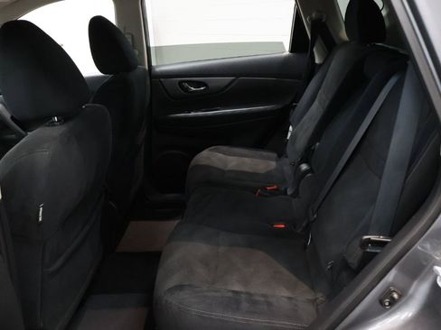 Used 2016 Nissan Rogue SV FWD image 13