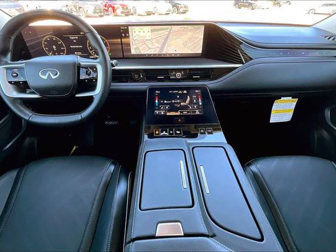 Used 2025 INFINITI QX80 Luxe RWD image 15