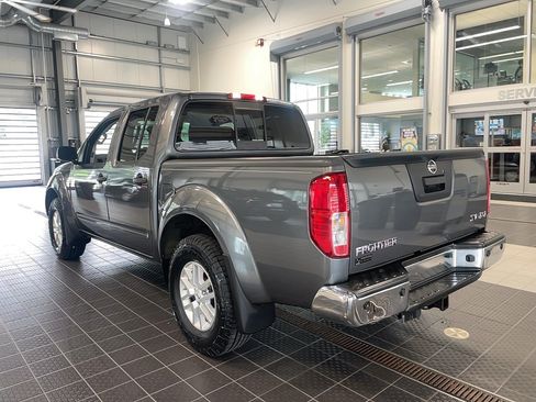 Used 2017 Nissan Frontier SV w/ SV Value Truck Package AWD/4WD image 15