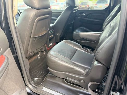 Used 2013 Cadillac Escalade ESV Luxury image 13