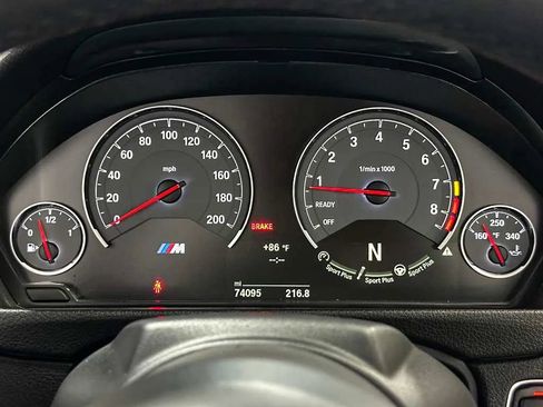 Used 2015 BMW M4 Convertible RWD image 22