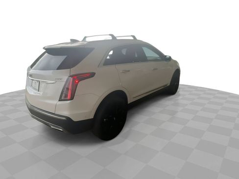 Certified 2026 Cadillac XT5 Premium Luxury w/ LPO, Blue Accent Package FWD image 8