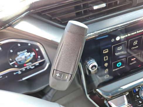 Used 2024 GMC Sierra 2500 AT4 w/ AT4 Premium Plus Package image 19