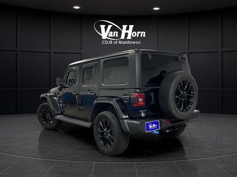 Used 2022 Jeep Wrangler Unlimited Sahara w/ Cold Weather Group AWD/4WD image 5