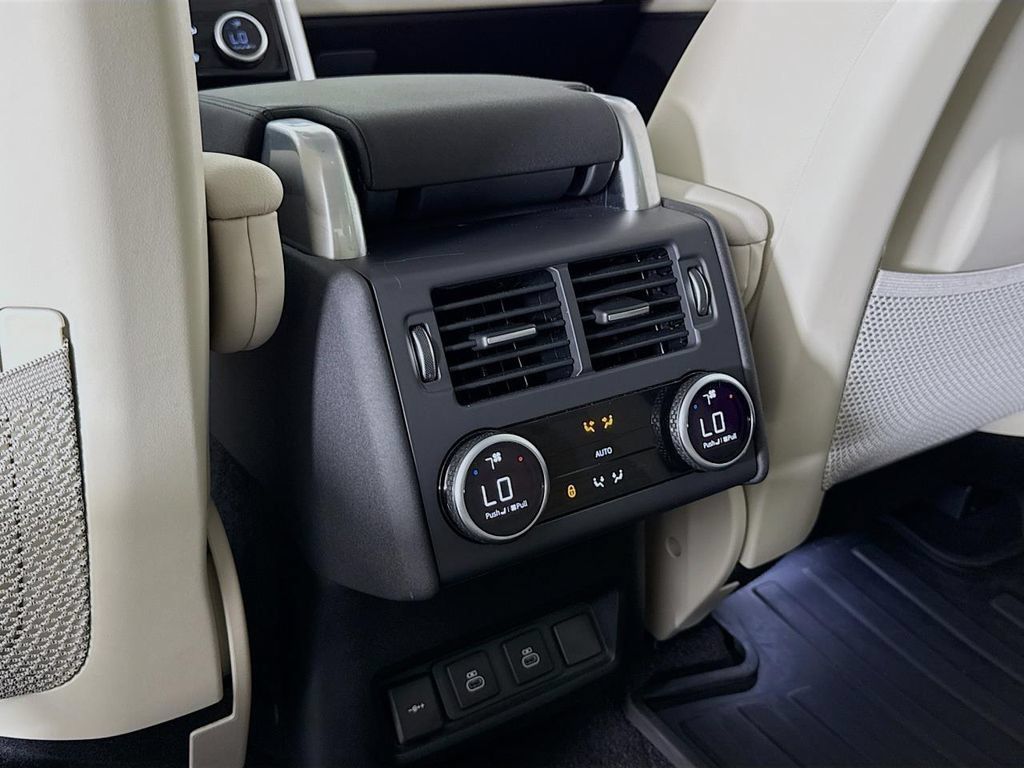Used 2024 Land Rover Discovery S AWD/4WD image 16