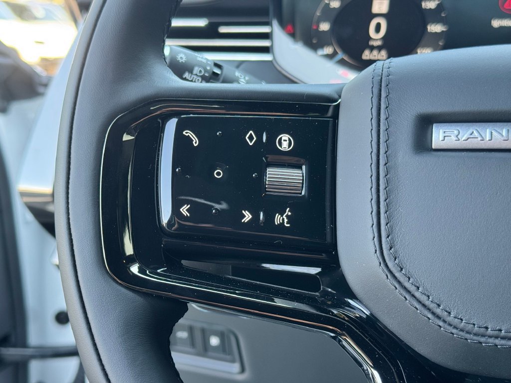 New 2026 Land Rover Range Rover Sport Dynamic SE AWD/4WD image 16