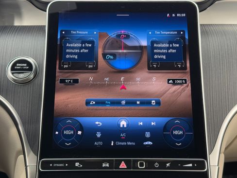 Used 2025 Mercedes-Benz GLC 300 4MATIC image 34