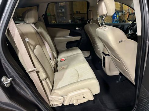 Used 2020 Dodge Journey SE w/ SE Popular Equipment Group image 32