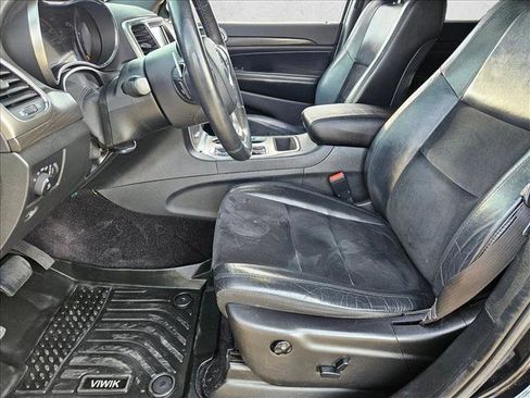 Used 2017 Jeep Grand Cherokee Altitude image 15