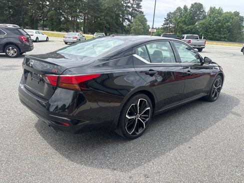 Used 2024 Nissan Altima 2.5 SR FWD image 8