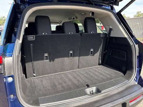 Used 2025 Nissan Pathfinder SV FWD image 29