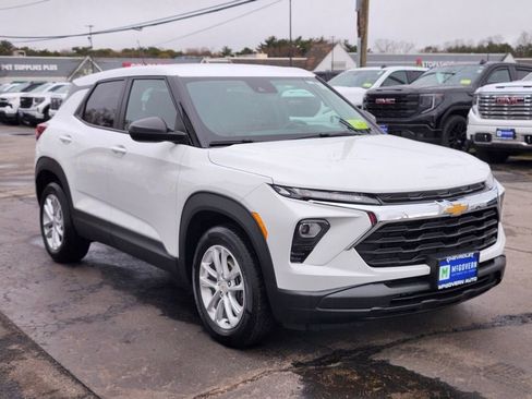 Used 2024 Chevrolet TrailBlazer LS w/ LS Convenience Package FWD image 7