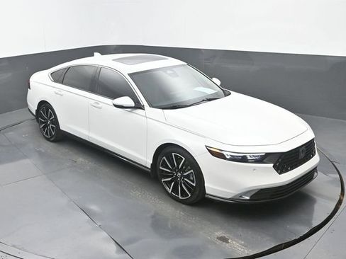 Used 2024 Honda Accord Touring image 30