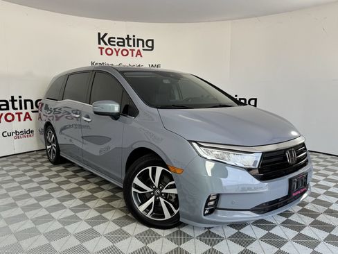 Used 2024 Honda Odyssey Touring image 3
