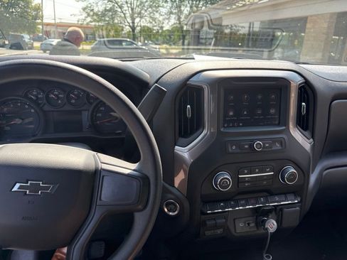 Used 2025 Chevrolet Silverado 1500 Custom Trail Boss w/ LPO, Dark Essentials Package AWD/4WD image 14