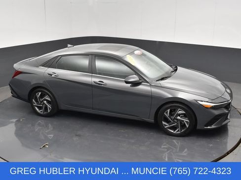 Used 2024 Hyundai Elantra SEL w/ Convenience Package FWD image 32