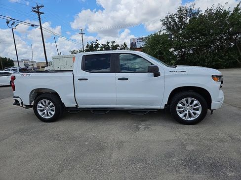 Used 2022 Chevrolet Silverado 1500 Custom w/ LPO, Dark Essentials Package AWD/4WD image 9