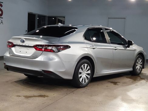 Used 2021 Toyota Camry LE image 7