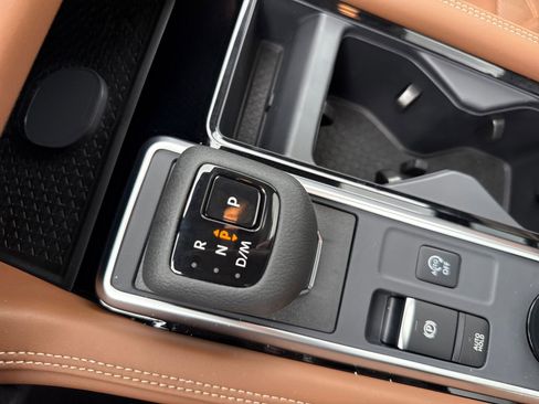 New 2026 Nissan Pathfinder Platinum AWD/4WD image 25